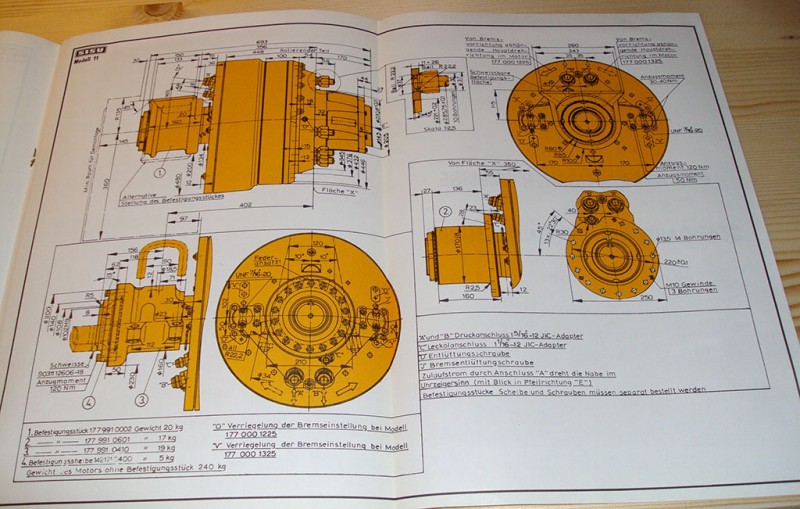 Saksalainen Nestemoottorikirja sisältää täydelliset kuvat/selitykset tekniikasta. Noin 40 sivua.
